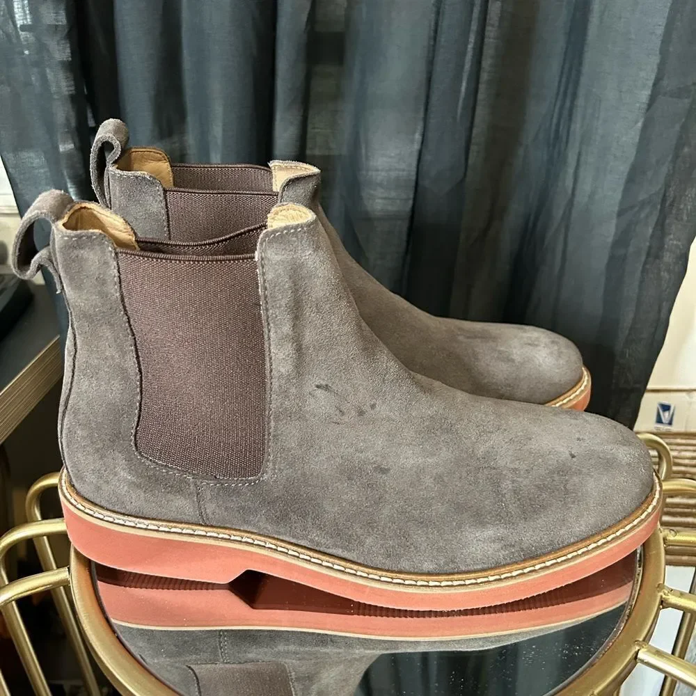 G.H.BASS CHELSEA SUEDE BUCK NEW